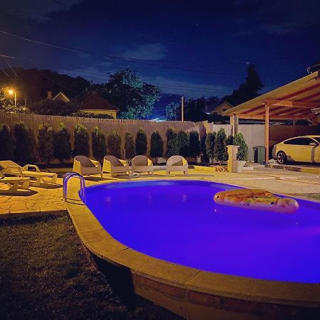 Mika'S Poolhouse Villa Belgrad Exterior foto