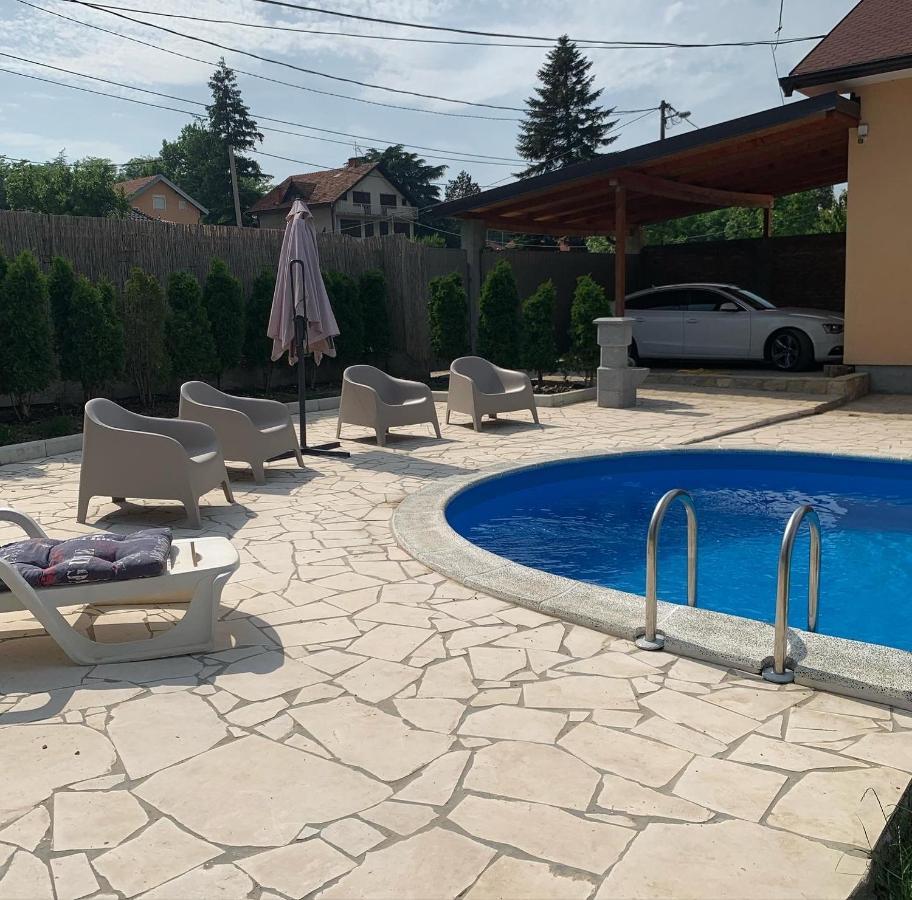 Mika'S Poolhouse Villa Belgrad Exterior foto