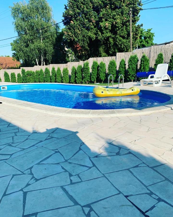 Mika'S Poolhouse Villa Belgrad Exterior foto