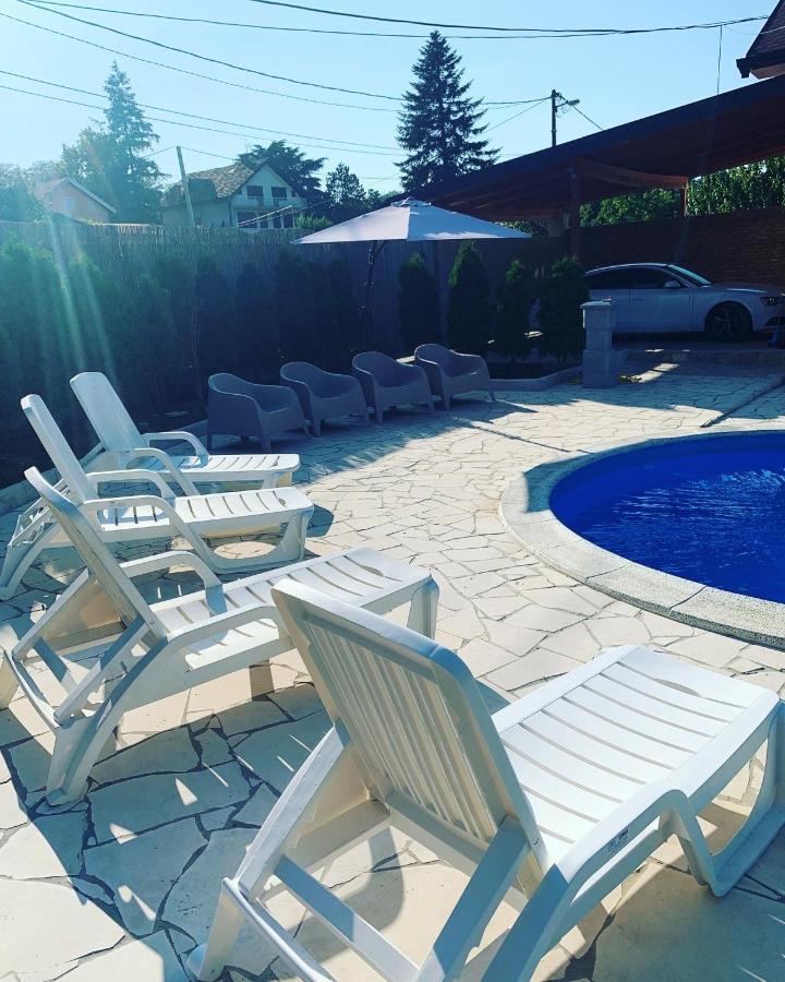 Mika'S Poolhouse Villa Belgrad Exterior foto