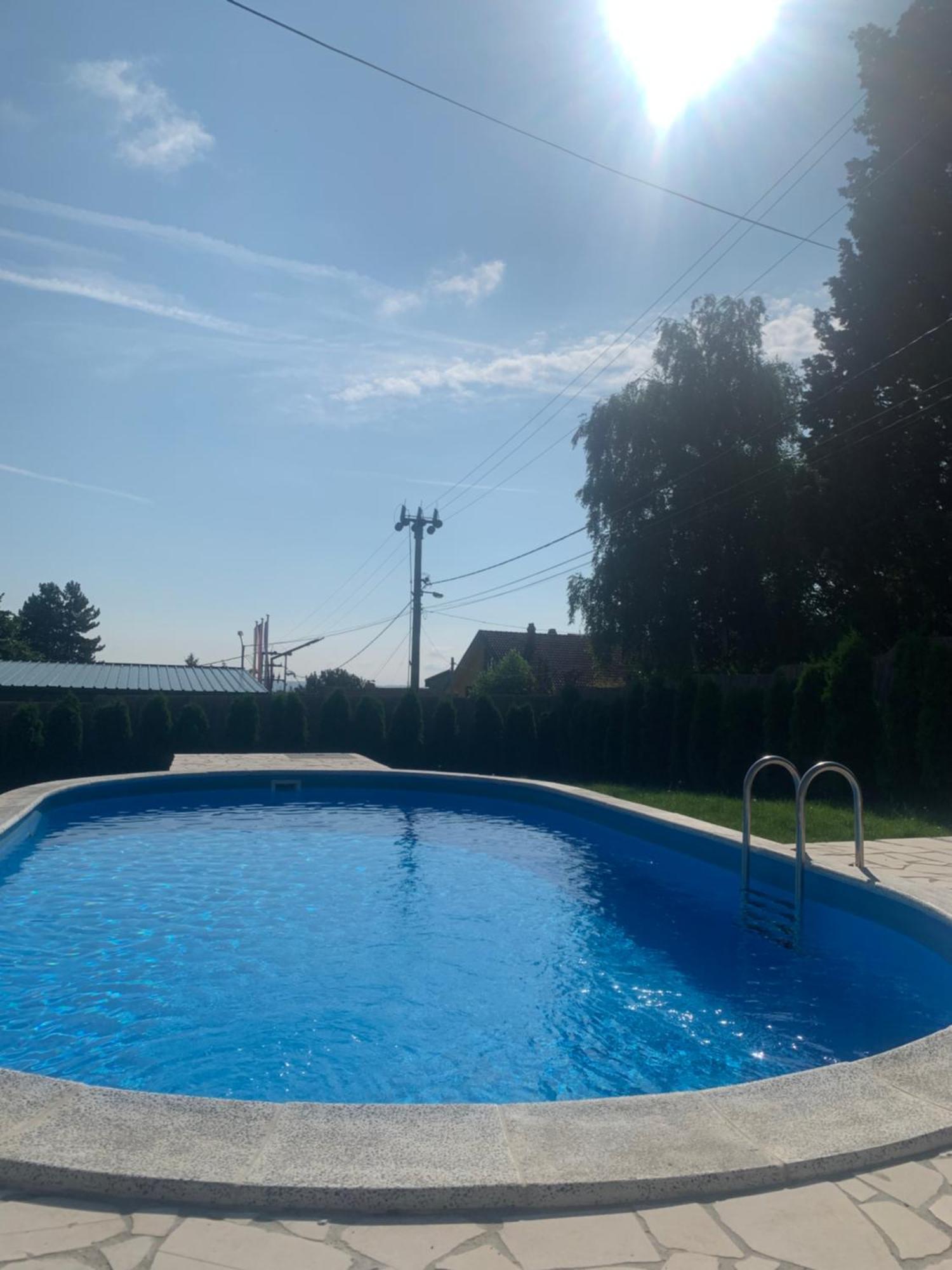Mika'S Poolhouse Villa Belgrad Exterior foto